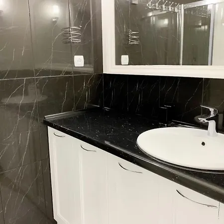 2 Bedrooms Apartment *